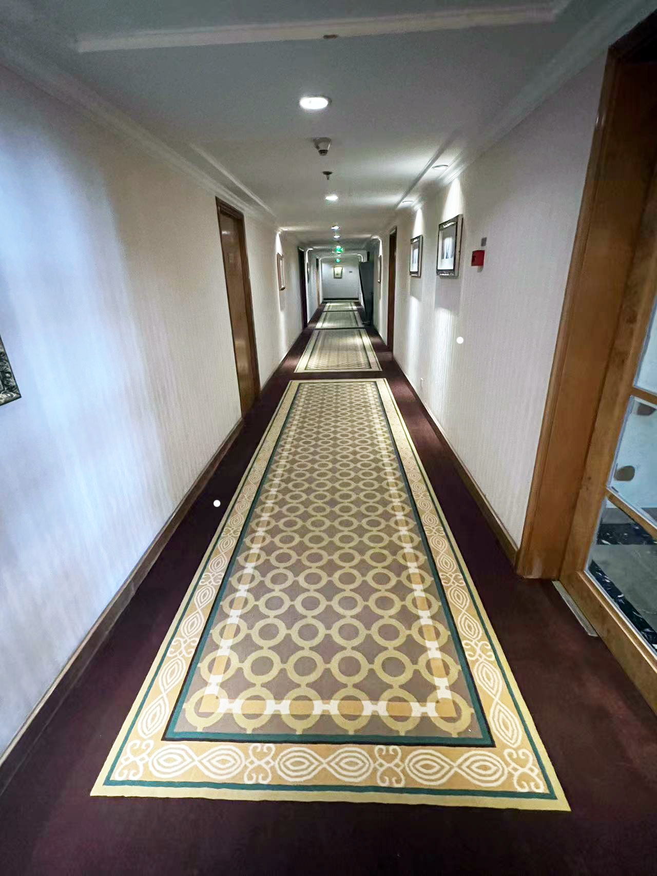 青島頤中皇冠假日酒店